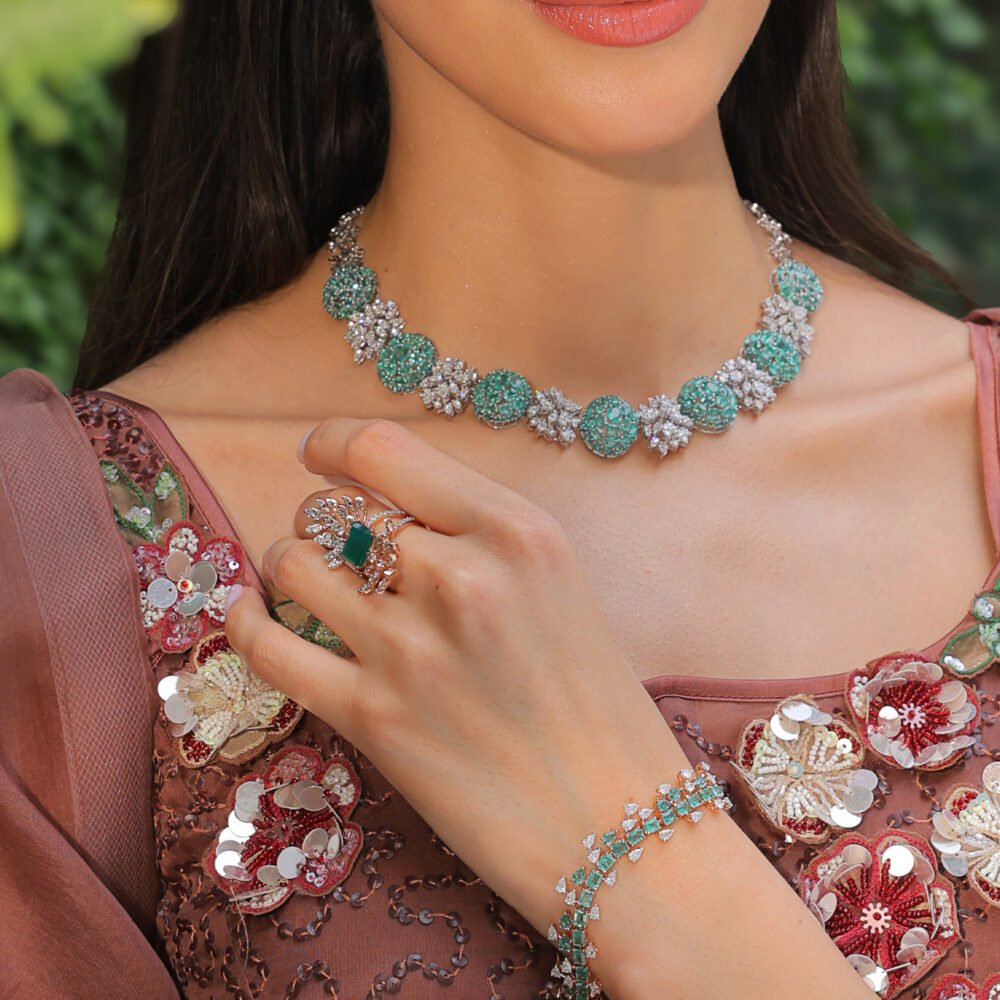 Emerald bush Ring